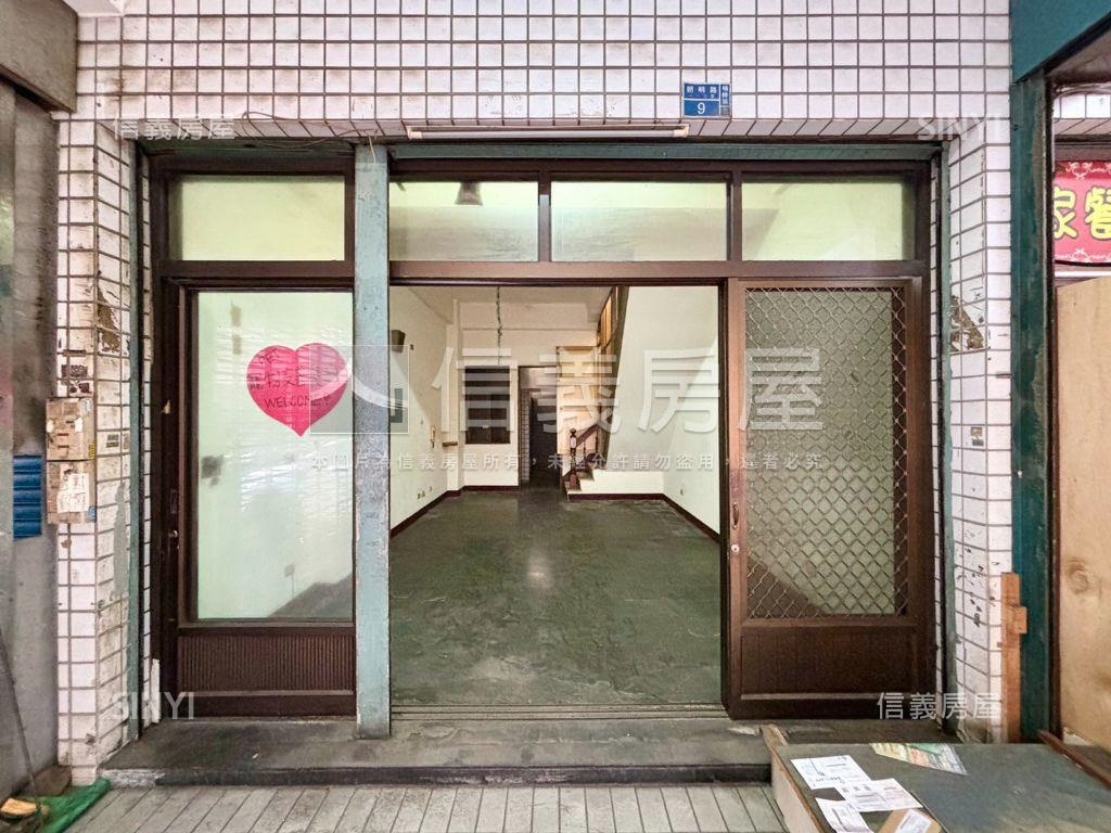 近楠梓車站熱鬧金店面房屋室內格局與周邊環境