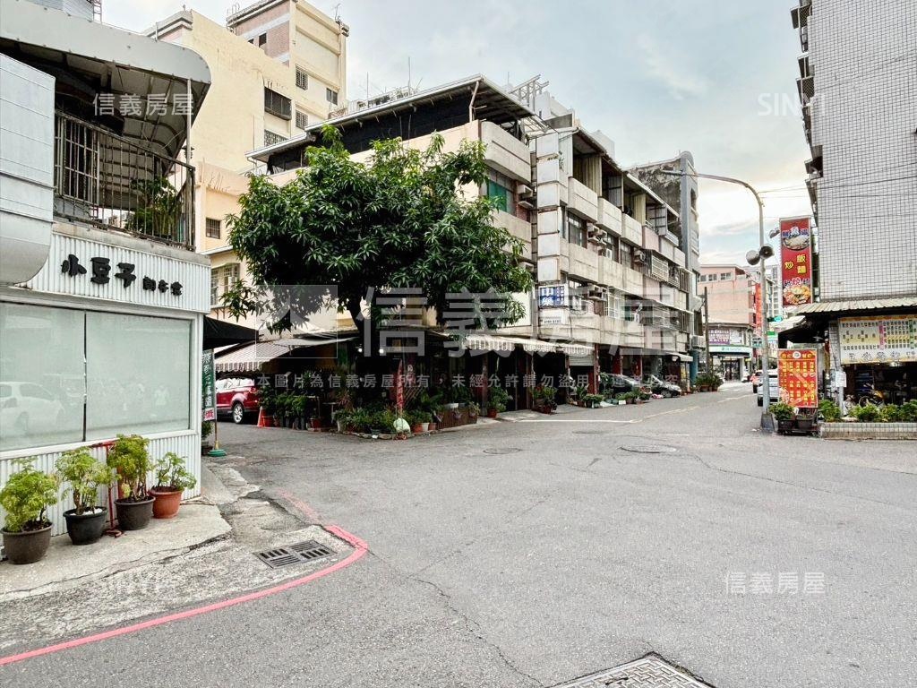 近楠梓車站熱鬧金店面房屋室內格局與周邊環境