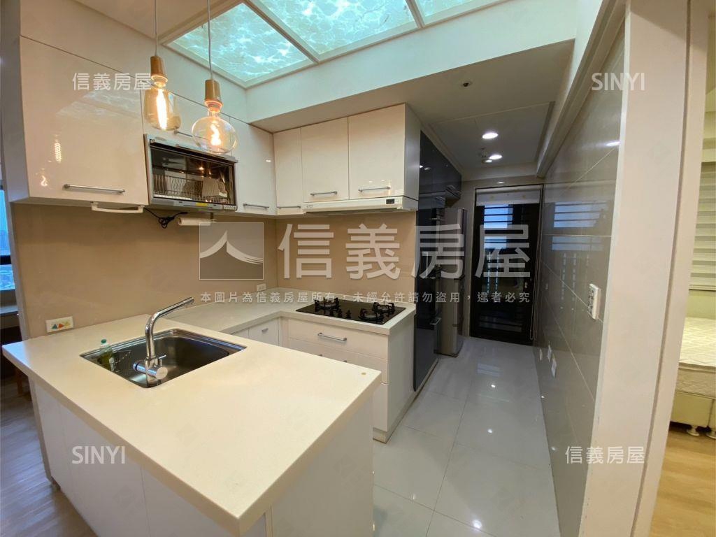 專任美河市高樓景觀三房房屋室內格局與周邊環境