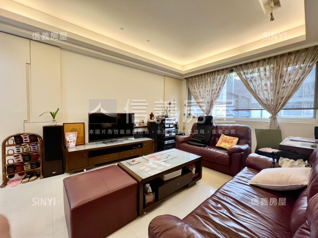 中央六街邊間美四房雙車位房屋室內格局與周邊環境