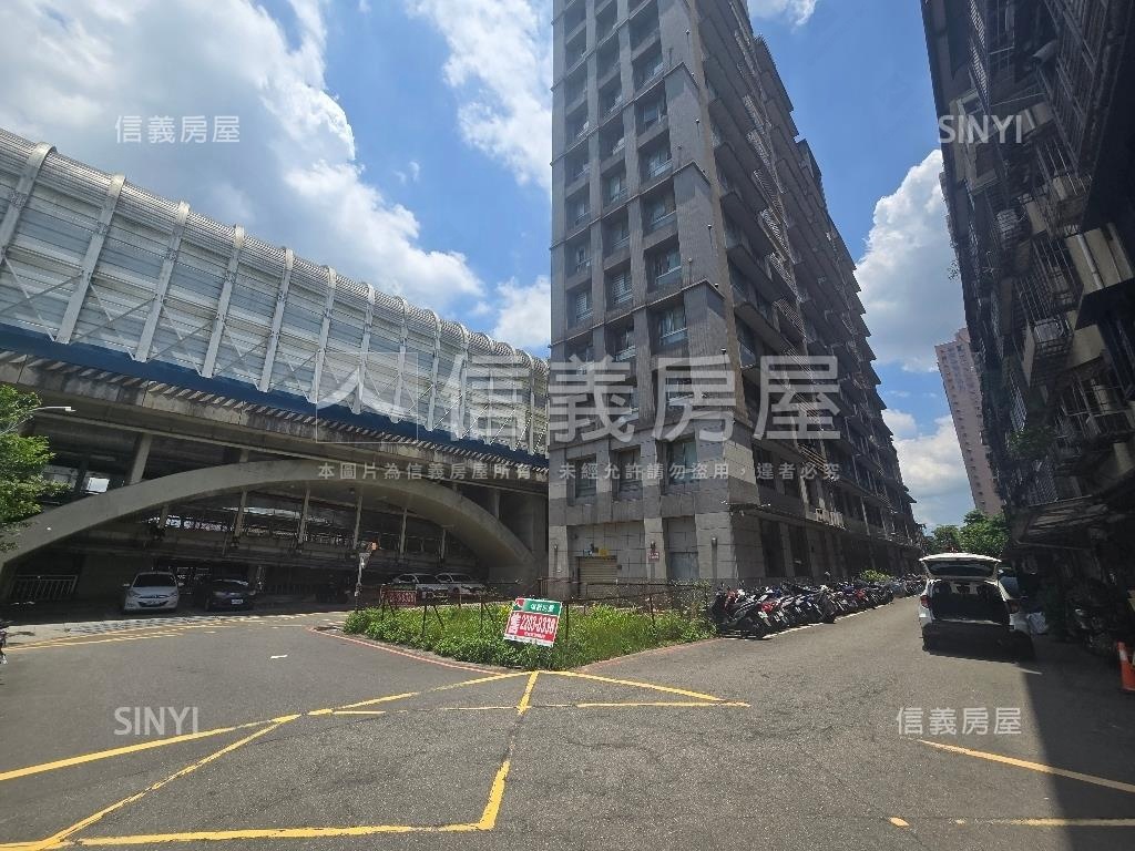 美！汐科站旁邊角土地房屋室內格局與周邊環境