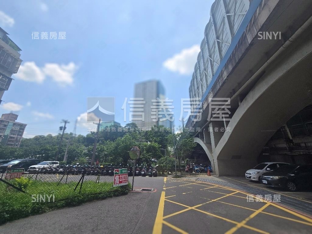 美！汐科站旁邊角土地房屋室內格局與周邊環境