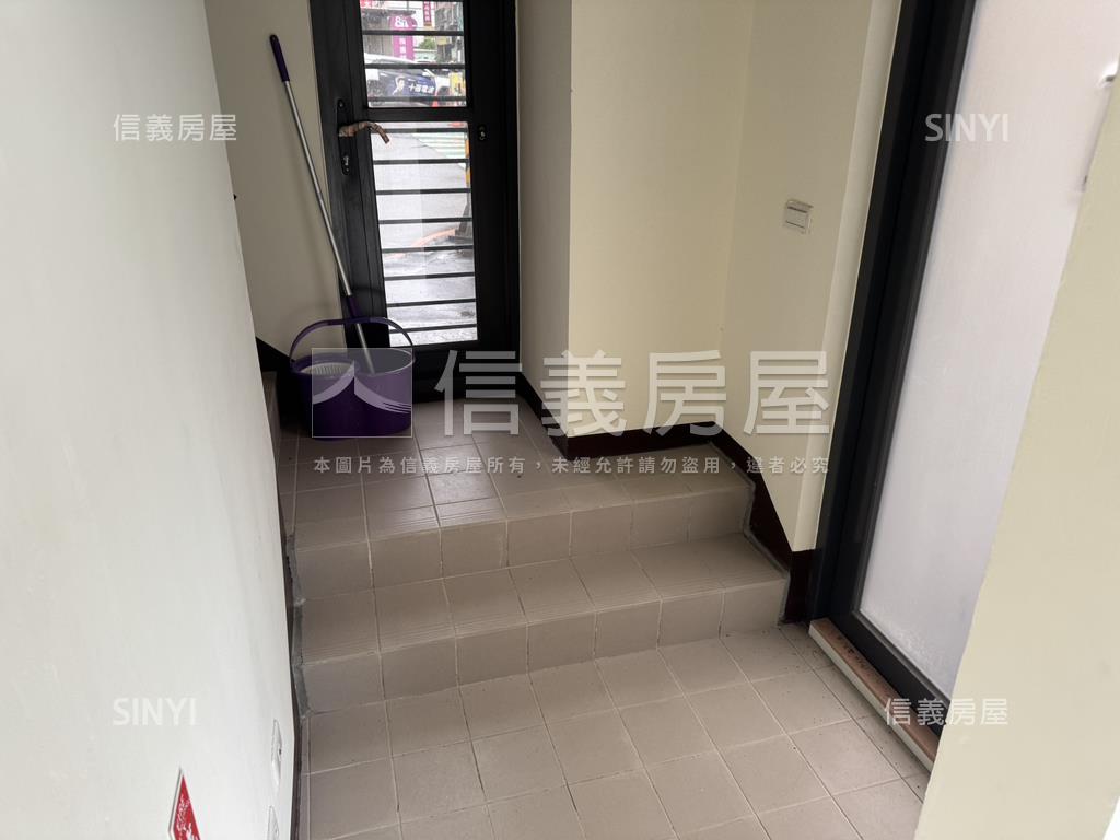 平鎮金店面全新一手一二樓房屋室內格局與周邊環境