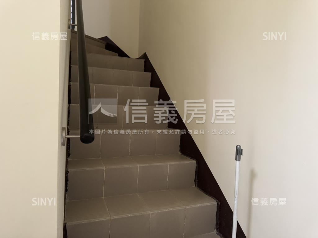 平鎮金店面全新一手一二樓房屋室內格局與周邊環境