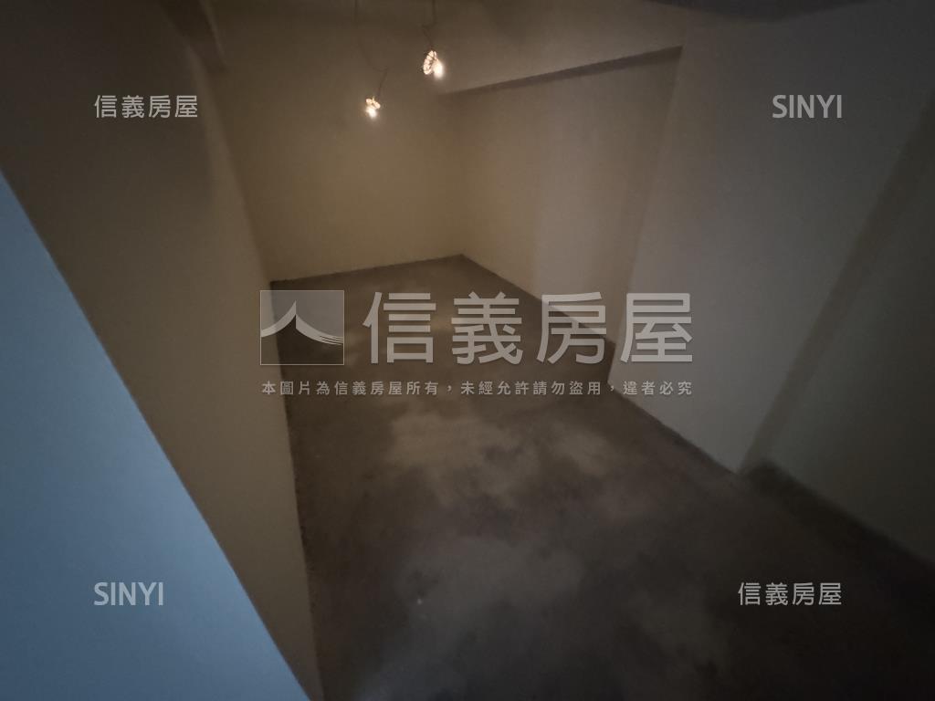 平鎮金店面全新一手一二樓房屋室內格局與周邊環境