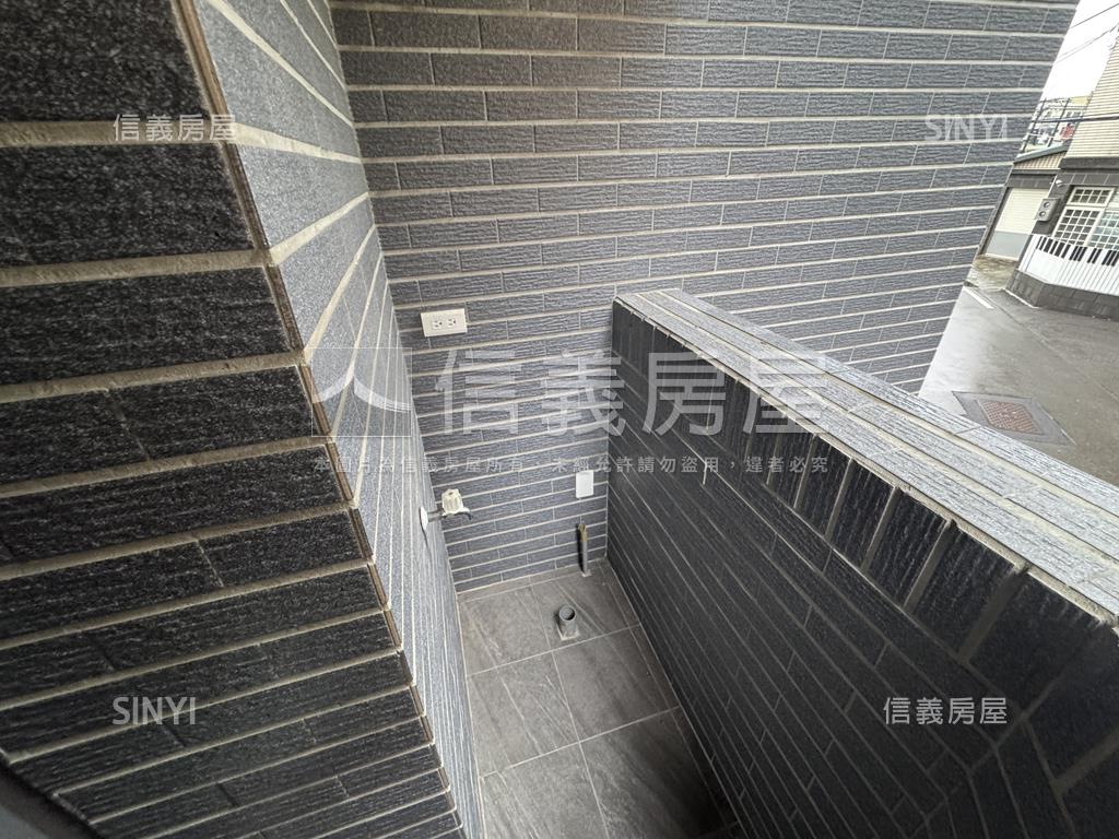 平鎮金店面全新一手一二樓房屋室內格局與周邊環境
