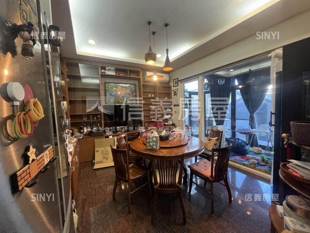 遠眺山脈田園風光美麗透天房屋室內格局與周邊環境