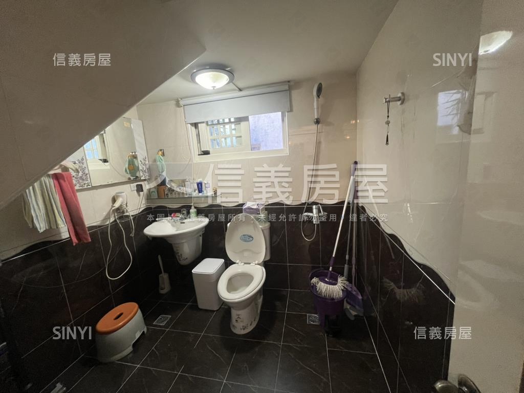 遠眺山脈田園風光美麗透天房屋室內格局與周邊環境