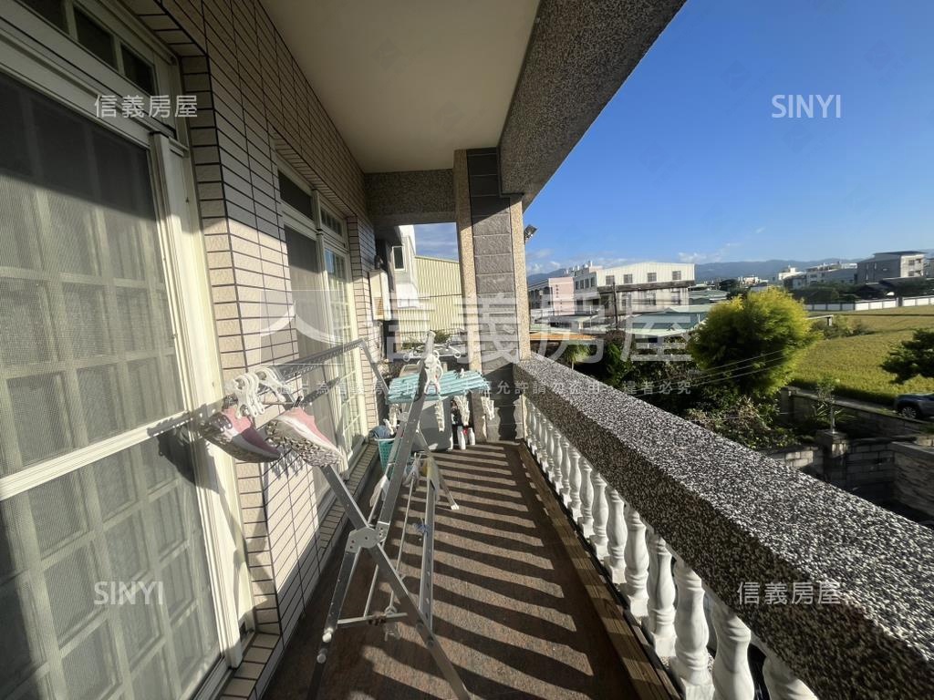 遠眺山脈田園風光美麗透天房屋室內格局與周邊環境