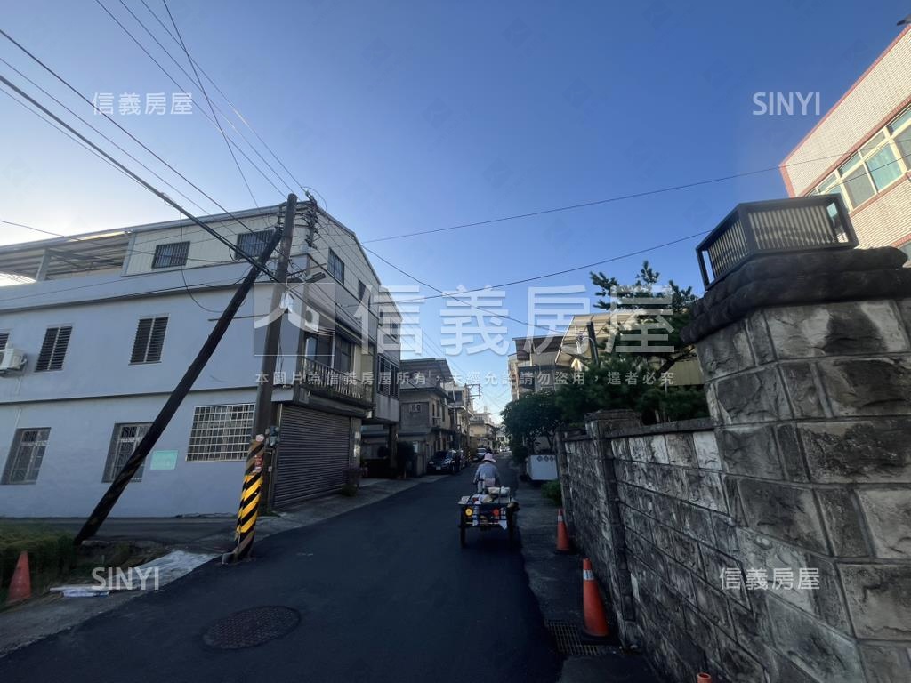 遠眺山脈田園風光美麗透天房屋室內格局與周邊環境