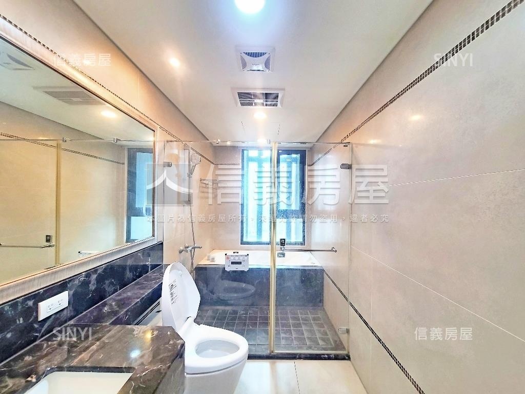 Ｗ１豪景美居三車位房屋室內格局與周邊環境