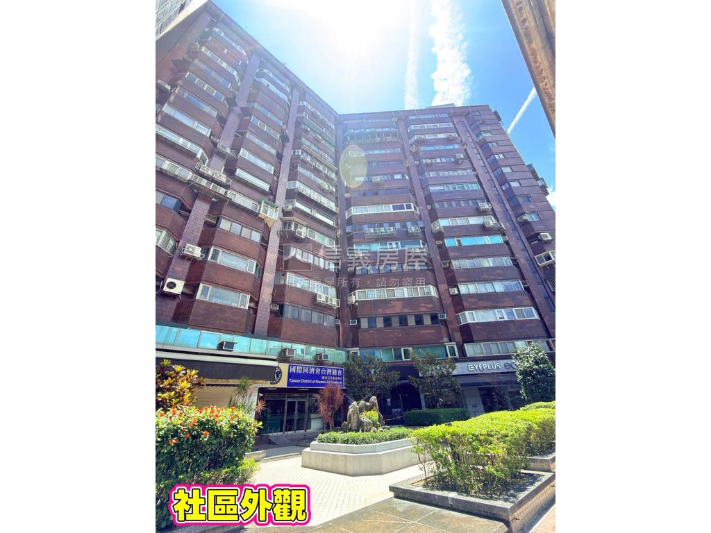 近捷運視野開闊明亮電梯房屋室內格局與周邊環境