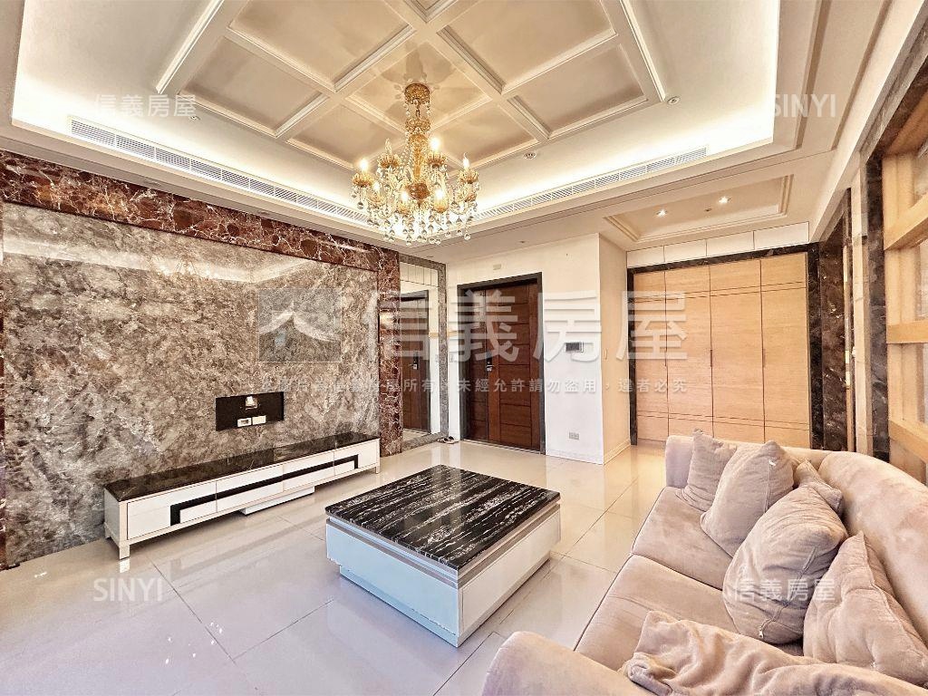 新富邑歐式高樓車位房屋室內格局與周邊環境