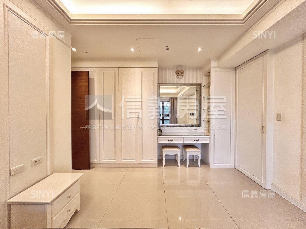 新富邑歐式高樓車位房屋室內格局與周邊環境