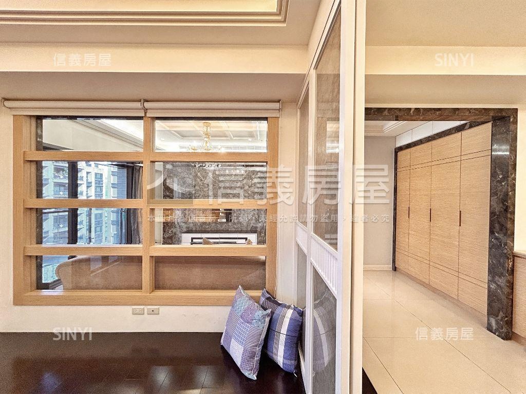 新富邑歐式高樓車位房屋室內格局與周邊環境