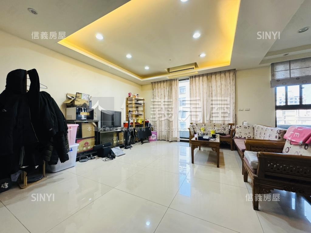 御璽高樓３＋１有車位房屋室內格局與周邊環境