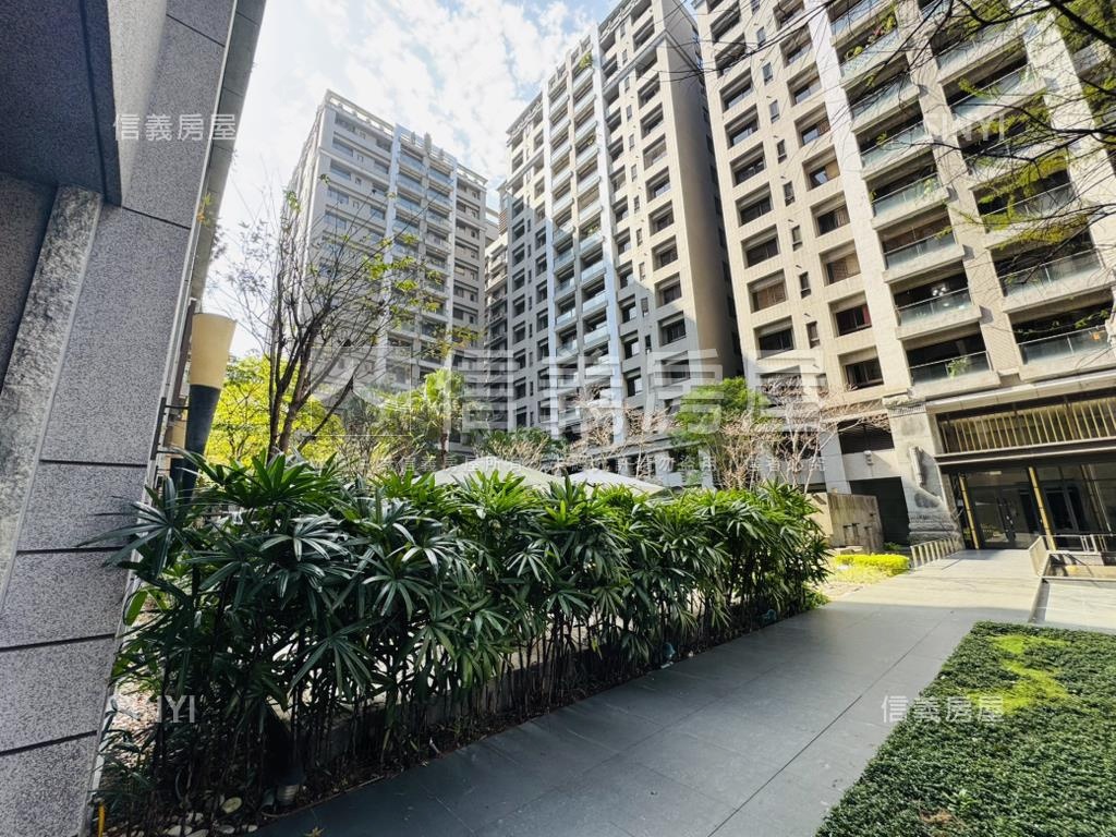 御璽高樓３＋１有車位房屋室內格局與周邊環境