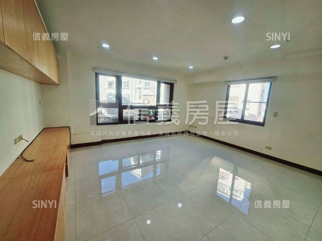 近海山高中。邊間景觀佳房屋室內格局與周邊環境