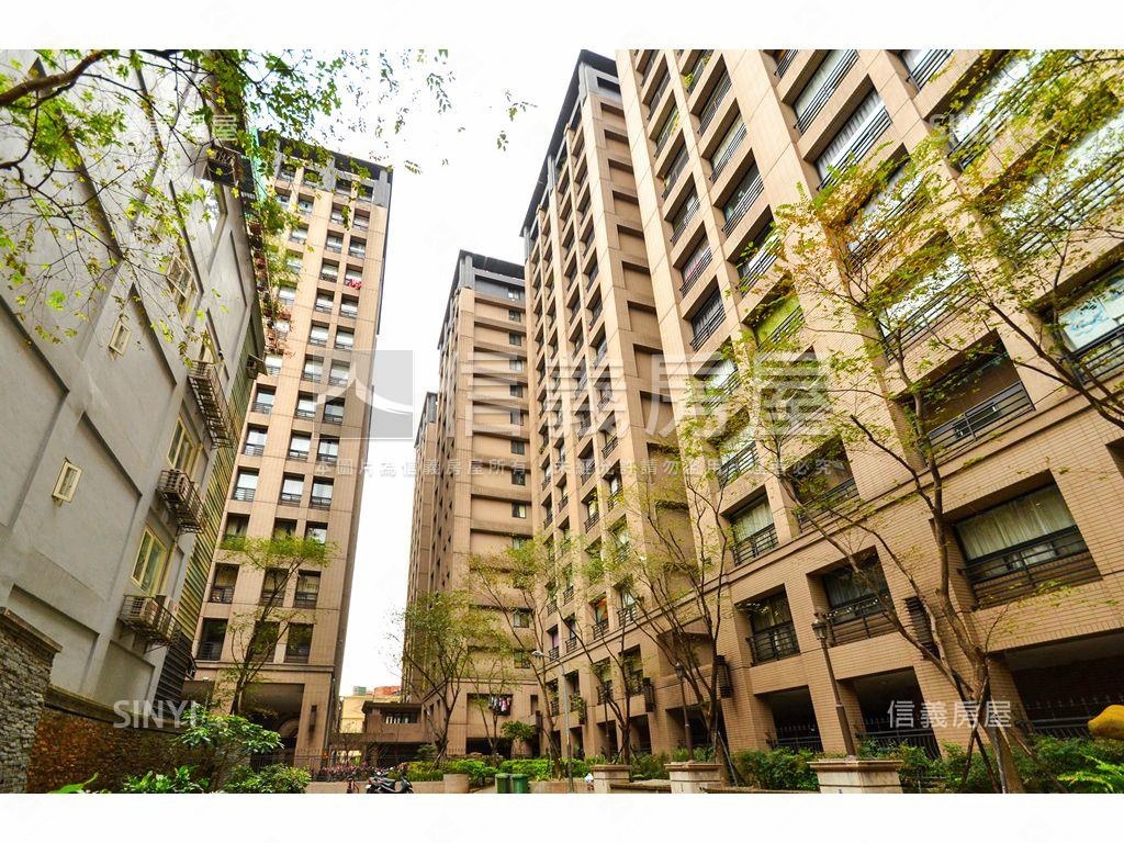 近海山高中。邊間景觀佳房屋室內格局與周邊環境