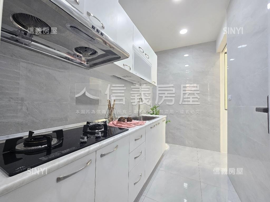 長億城高樓裝潢美３房車位房屋室內格局與周邊環境