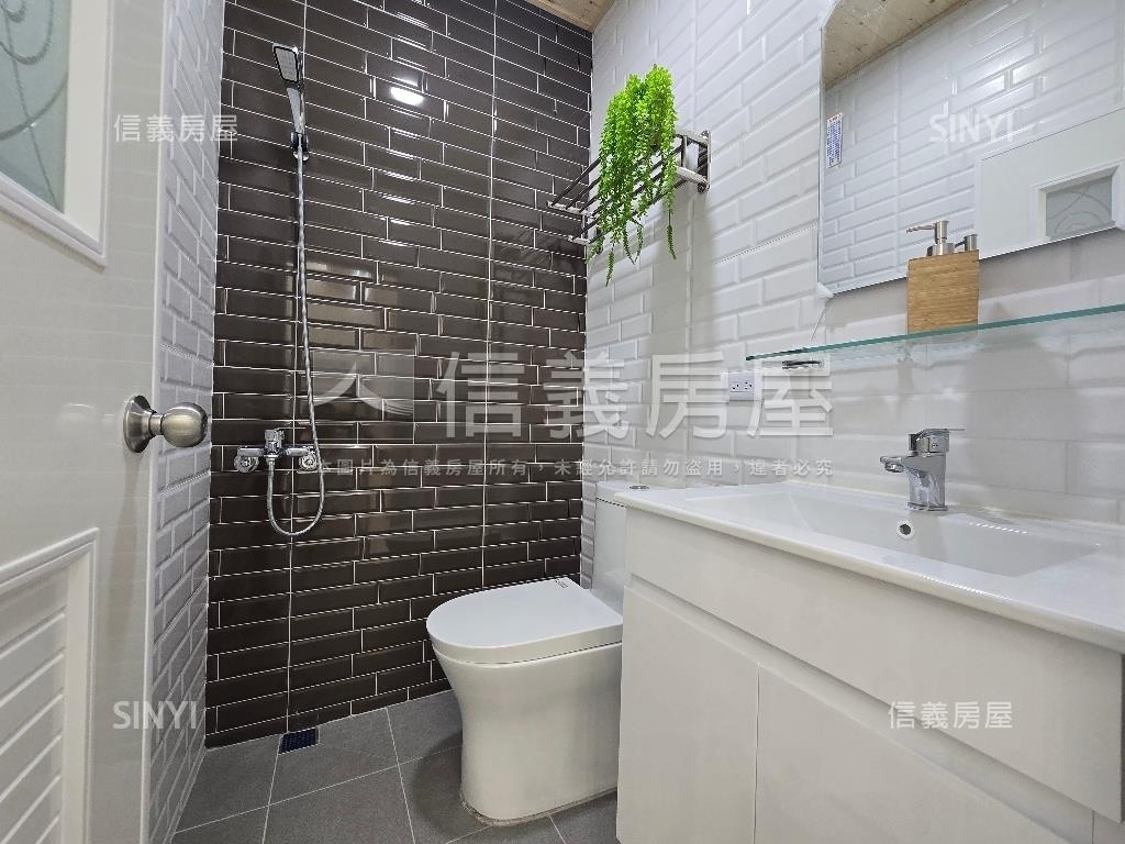 長億城高樓裝潢美３房車位房屋室內格局與周邊環境