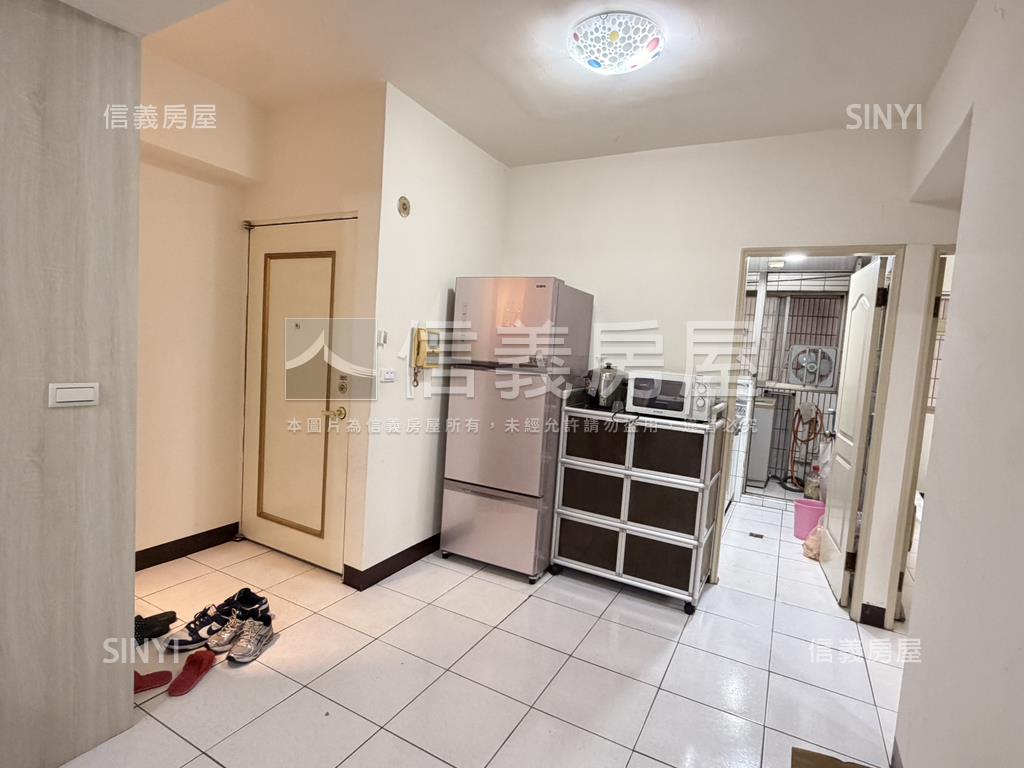 中壢雙衛浴開窗的２房房屋室內格局與周邊環境