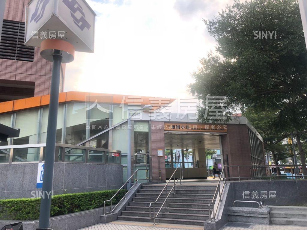 三重國小精裝透天稀有釋出房屋室內格局與周邊環境