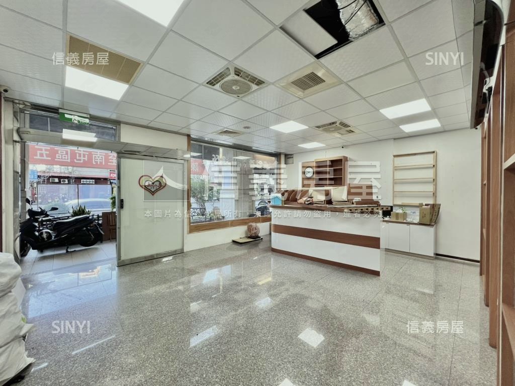近十三期大面寬金店面房屋室內格局與周邊環境