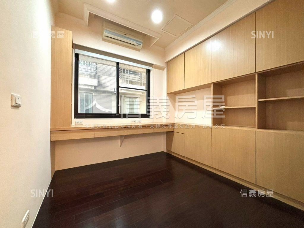 領歐亮麗兩房車位房屋室內格局與周邊環境