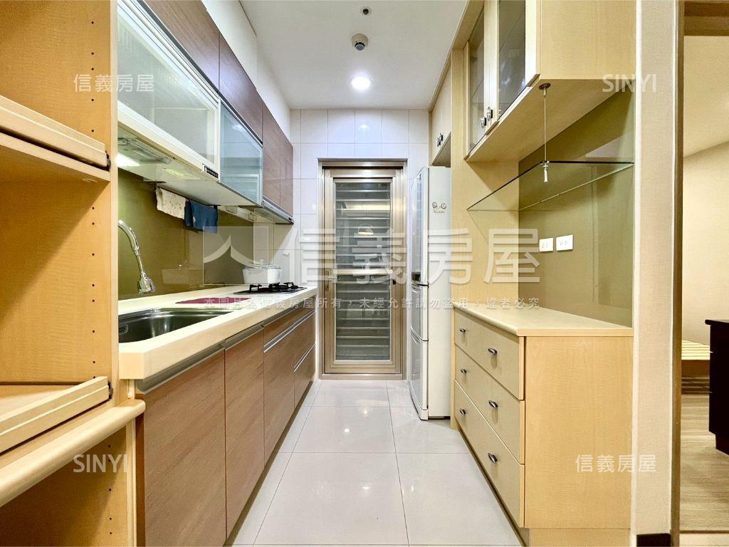 未來城絕美市景大兩房車位房屋室內格局與周邊環境