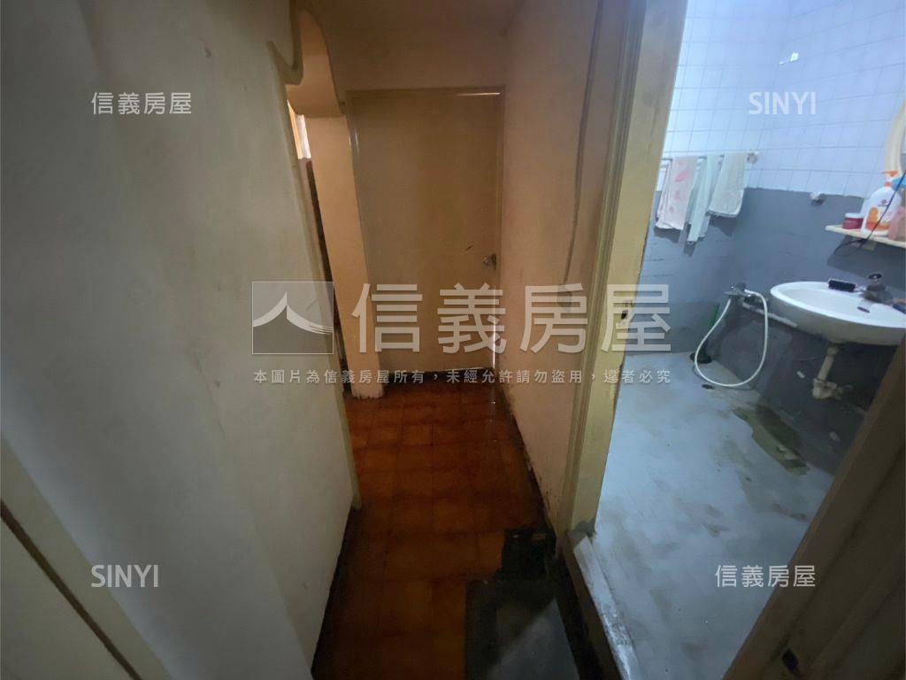 桃園秀山三房公寓頂加房屋室內格局與周邊環境