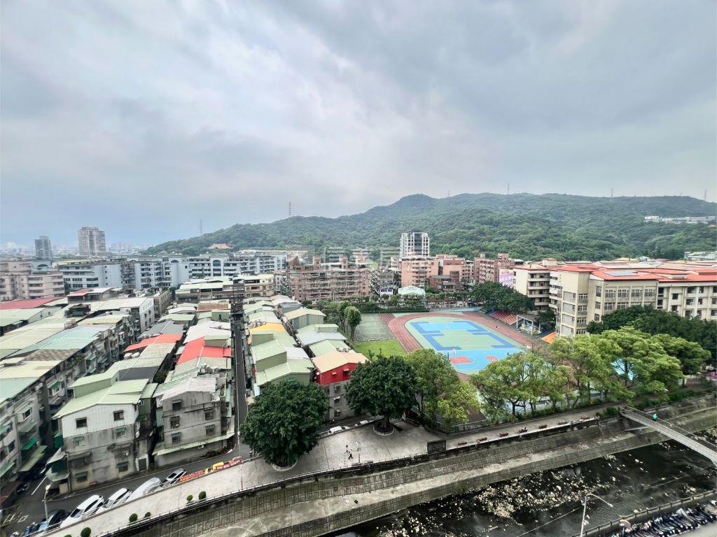 龍門幽靜景觀大空間房屋室內格局與周邊環境