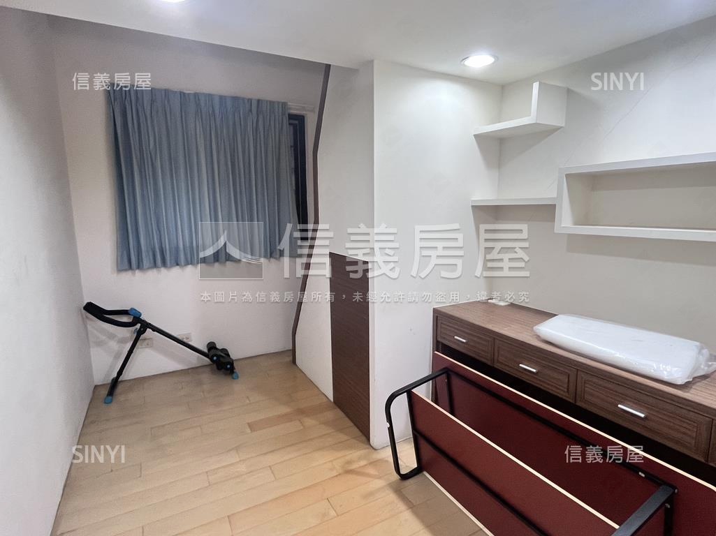 麗池香榭３房車位房屋室內格局與周邊環境