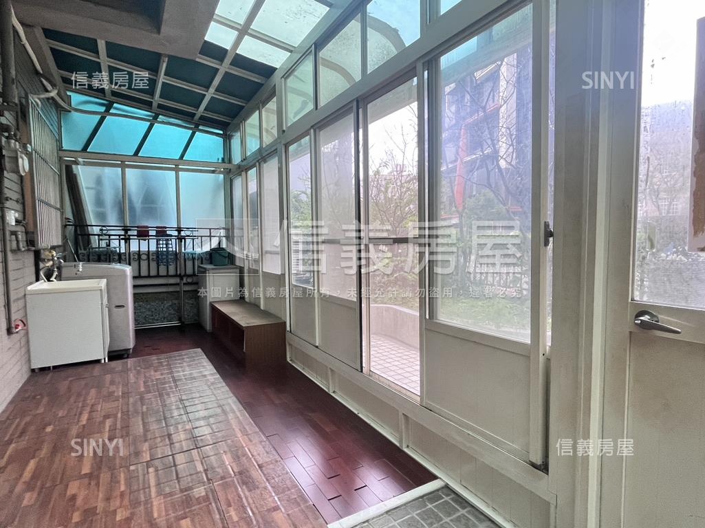 麗池香榭３房車位房屋室內格局與周邊環境