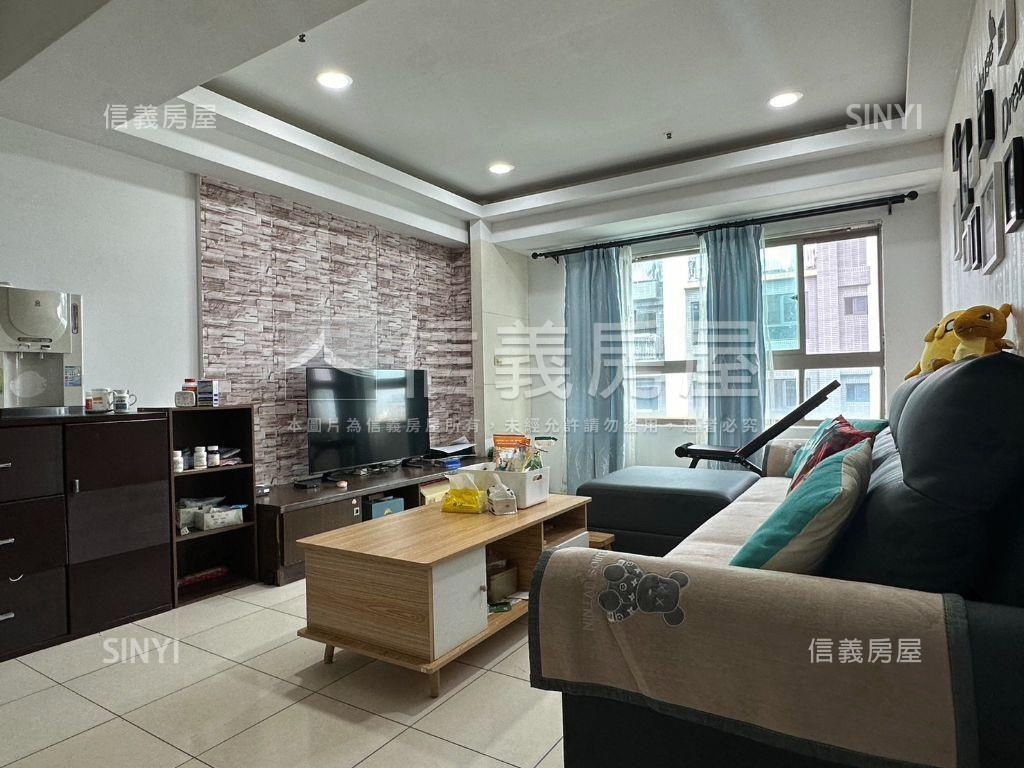 優活２１精緻美三房車位房屋室內格局與周邊環境