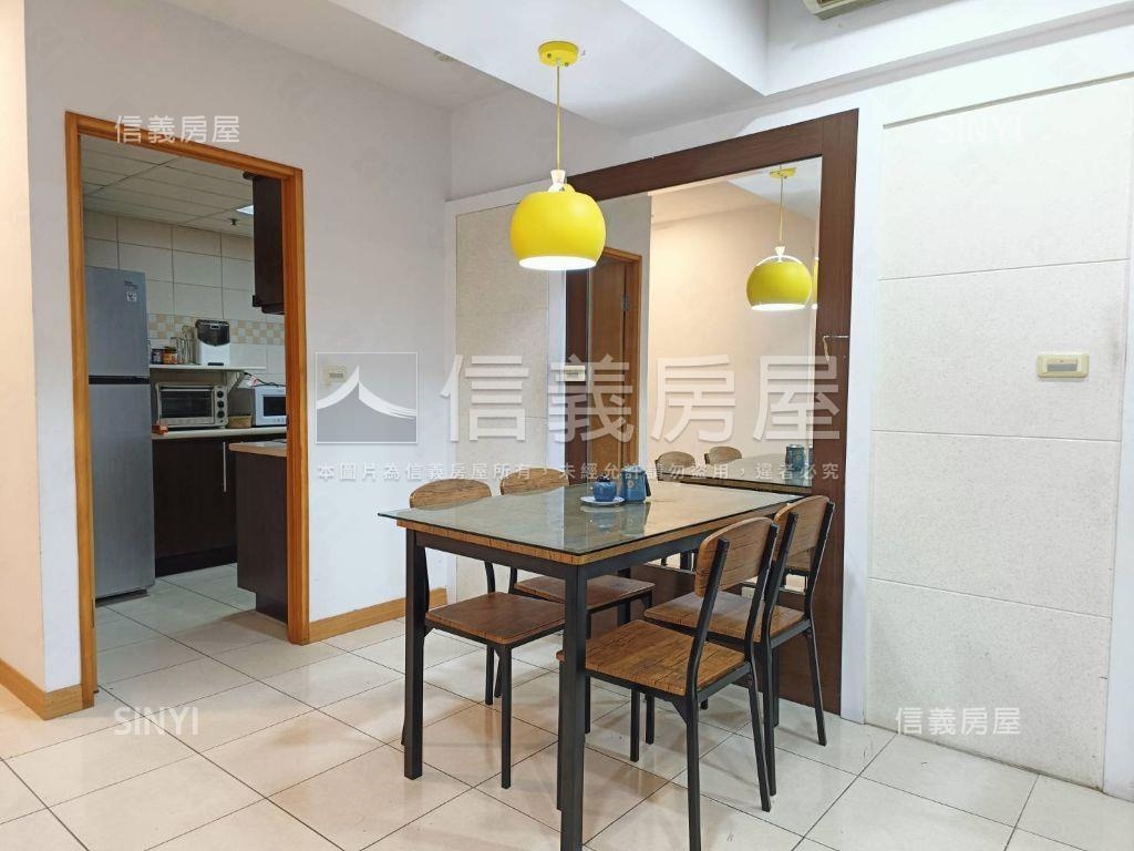 優活２１精緻美三房車位房屋室內格局與周邊環境