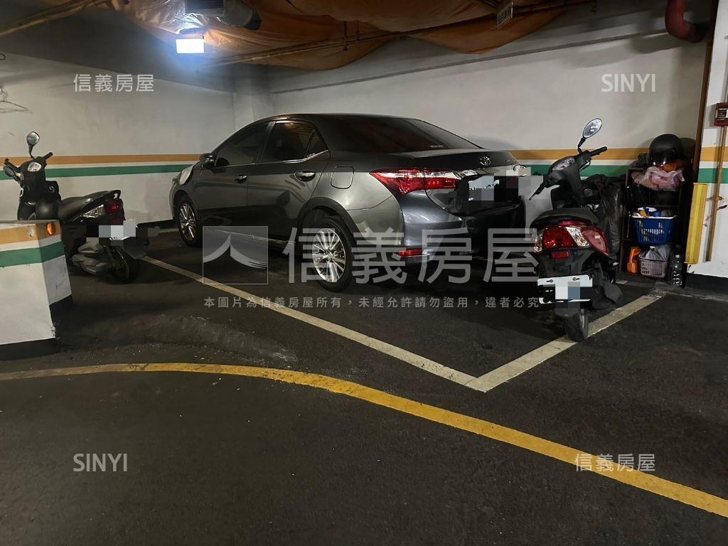 優活２１精緻美三房車位房屋室內格局與周邊環境