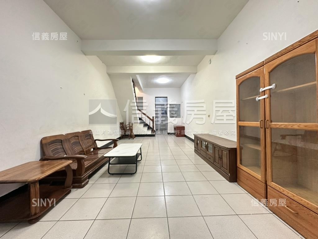 近鹽埕路圖書館質感透天房屋室內格局與周邊環境
