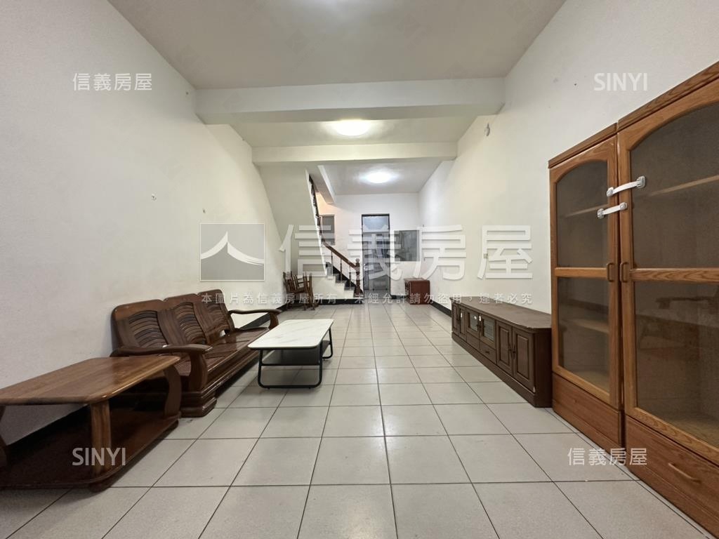 近鹽埕路圖書館質感透天房屋室內格局與周邊環境