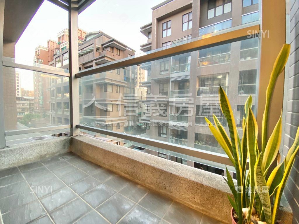 夢想家兩房車位優雅屋房屋室內格局與周邊環境