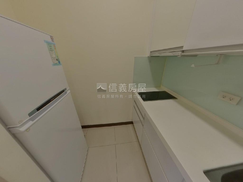 博愛香榭巨蛋捷運裝潢二房房屋室內格局與周邊環境