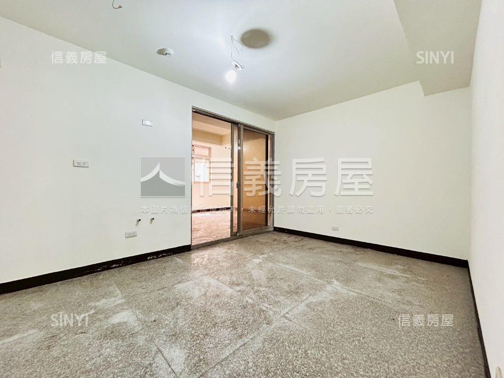 長榮路挑高金店面Ⅱ房屋室內格局與周邊環境