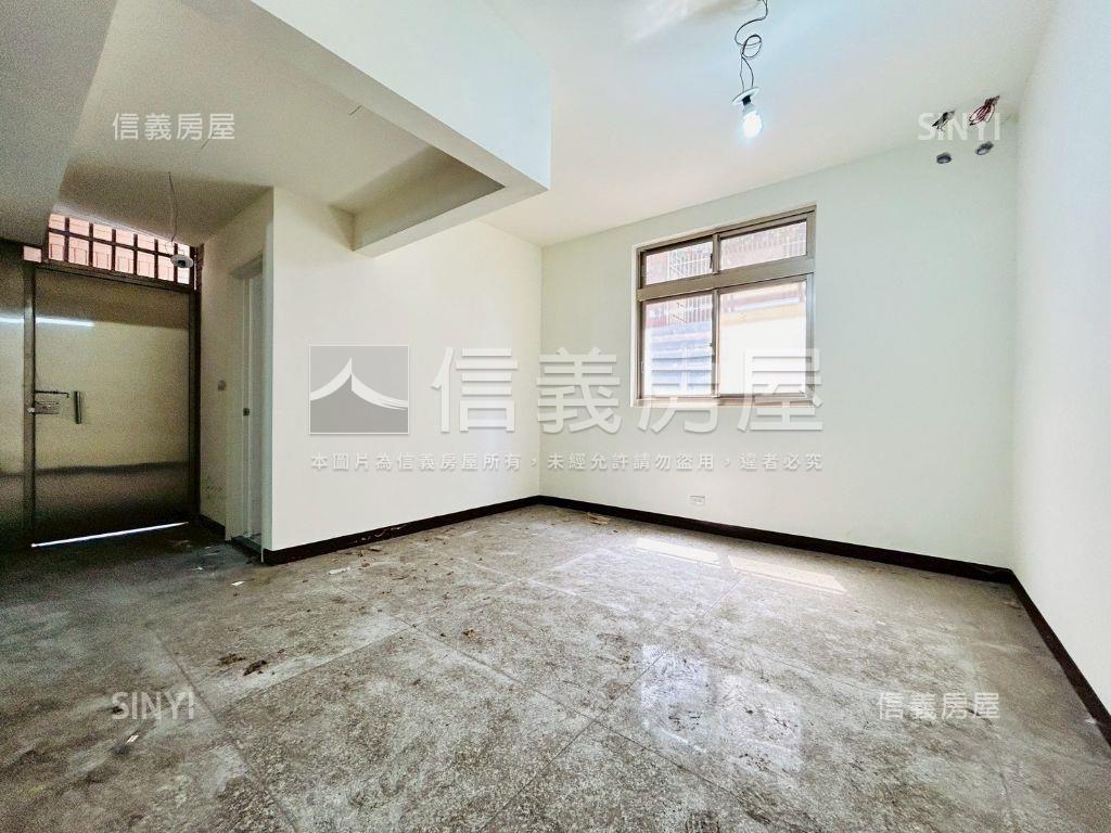 長榮路挑高金店面Ⅱ房屋室內格局與周邊環境