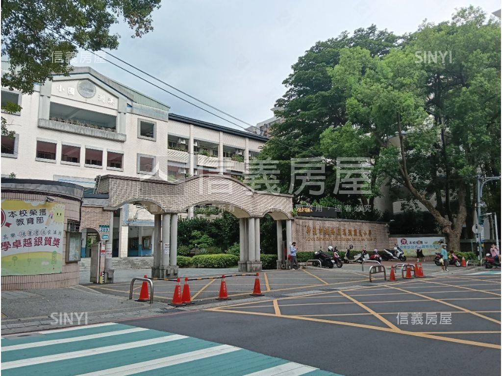 寶捷麗三房車位房屋室內格局與周邊環境
