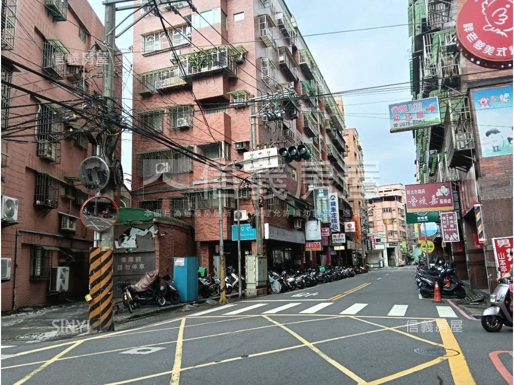 寶捷麗三房車位房屋室內格局與周邊環境