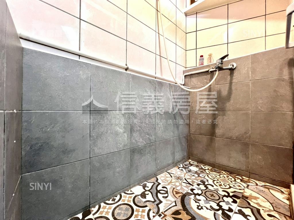 京華有陽台景觀大套房房屋室內格局與周邊環境