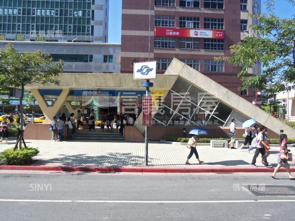 板橋府中商業區稀有透天房屋室內格局與周邊環境