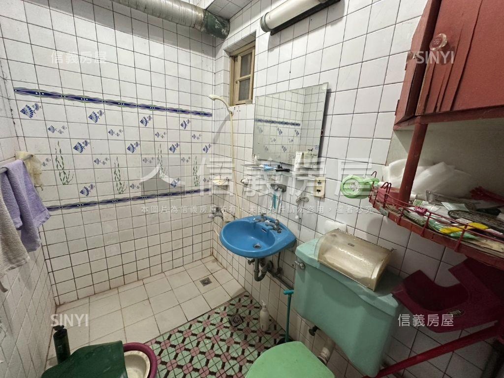 板橋府中商業區稀有透天房屋室內格局與周邊環境