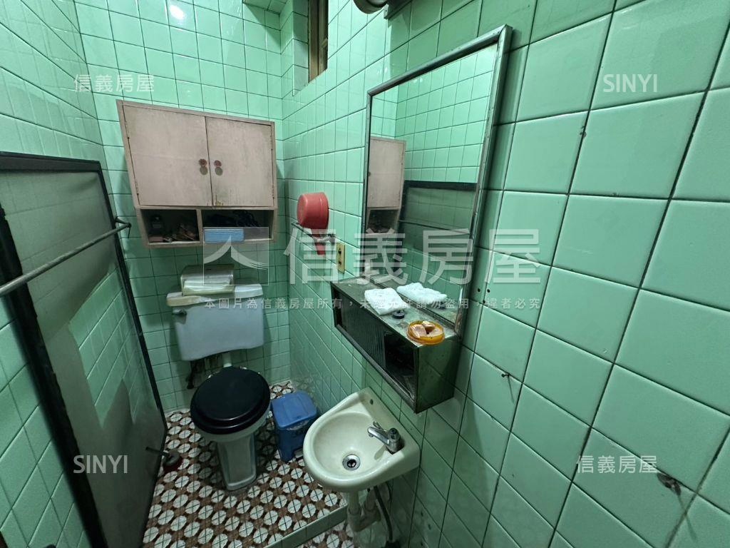 板橋府中商業區稀有透天房屋室內格局與周邊環境