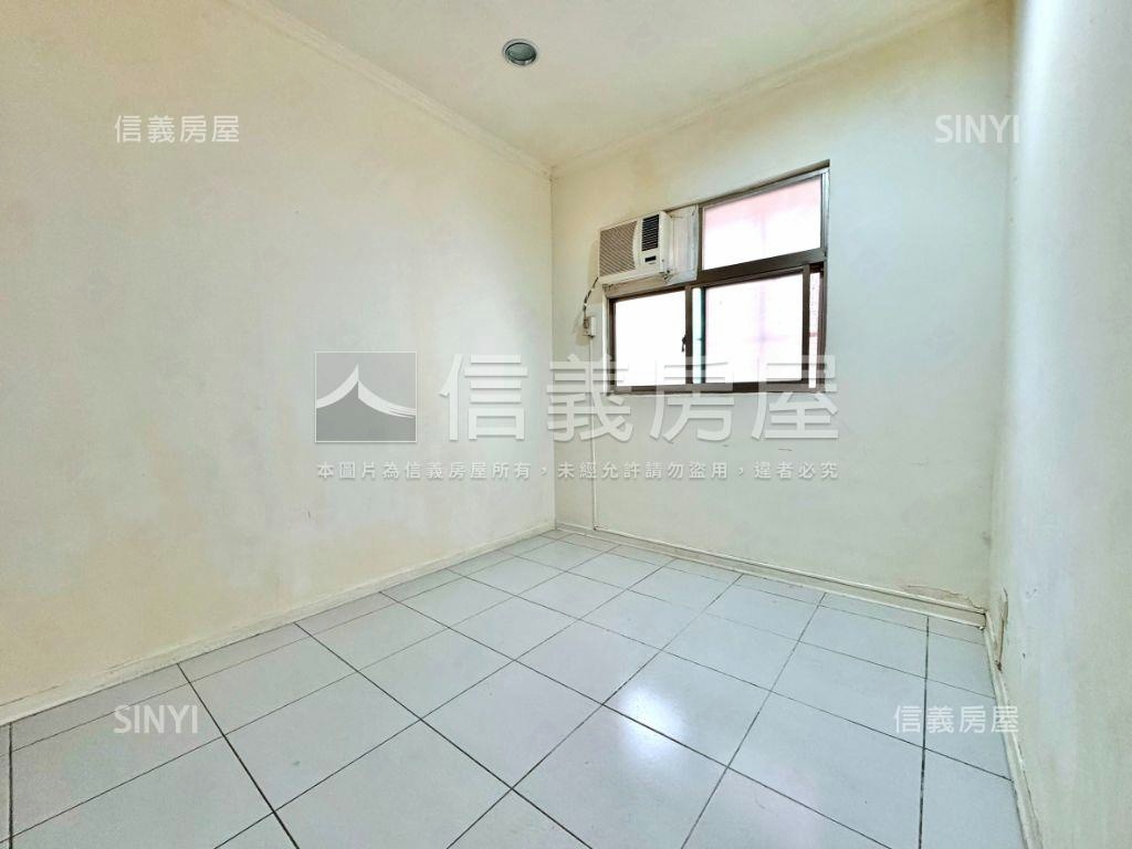 誠意出售。電梯方正四房房屋室內格局與周邊環境